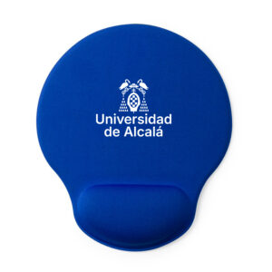 Alfombrilla ergonómica azul con reposamuñecas y logotipo de la Universidad de Alcalá en blanco.